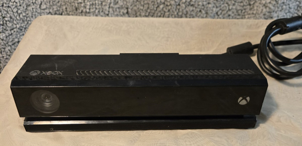 Microsoft 1520 Kinect Sensor - Black (KInect Only) Tested Works