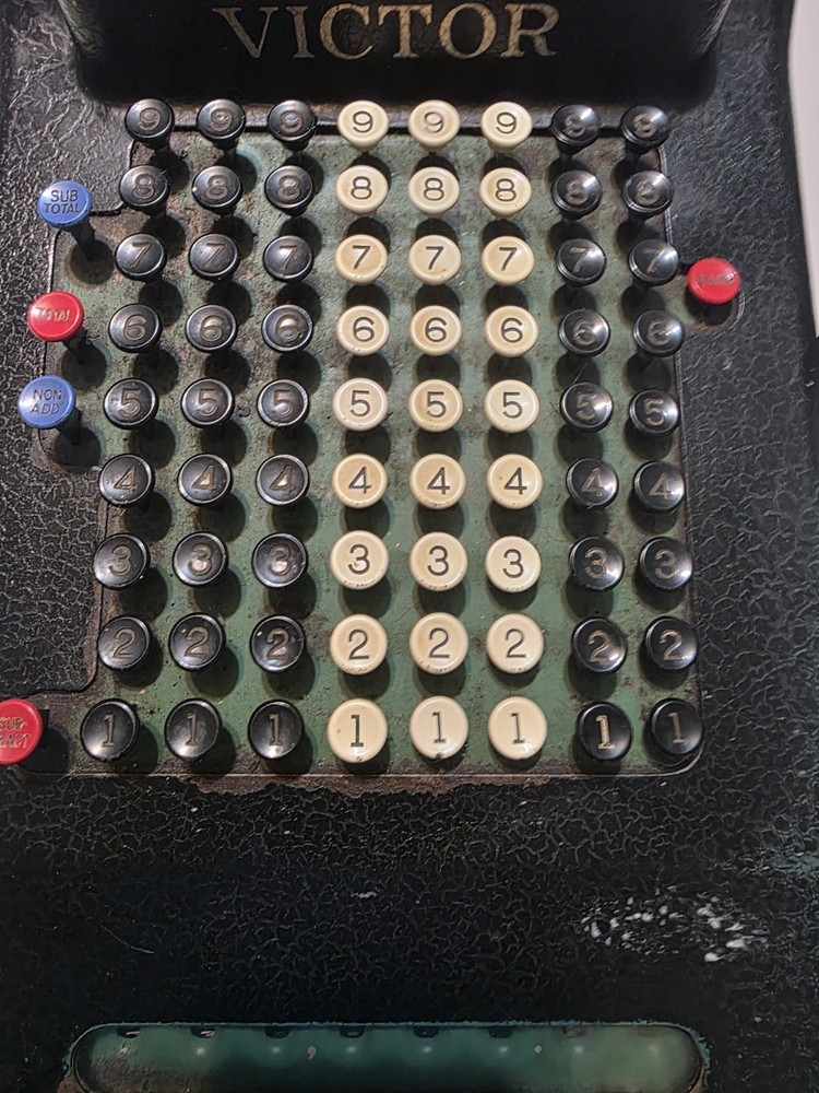 Vintage Hand Crank Victor Metal Adding Machine