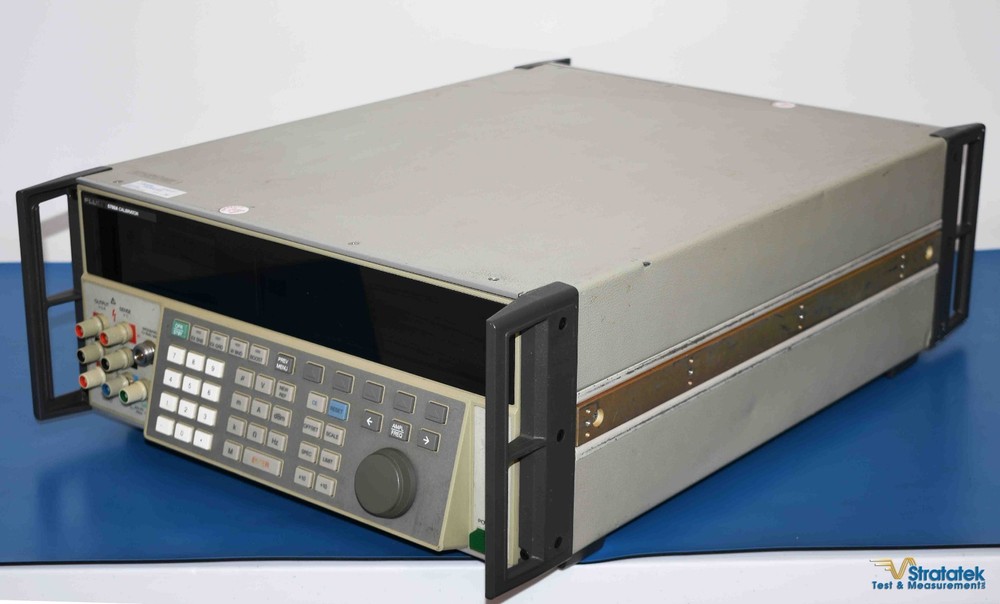 Fluke 5700A Multifunction Calibrator with 5700A-03 Wideband ACV