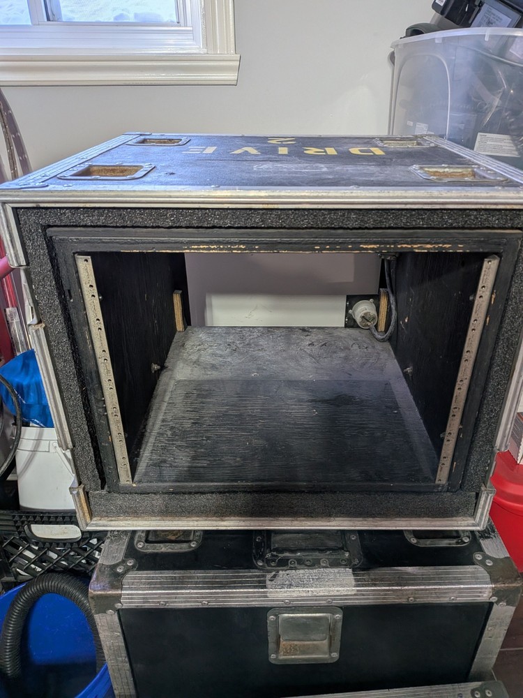 Roadcase rack mount 8u shock mount Cirque du Soleil