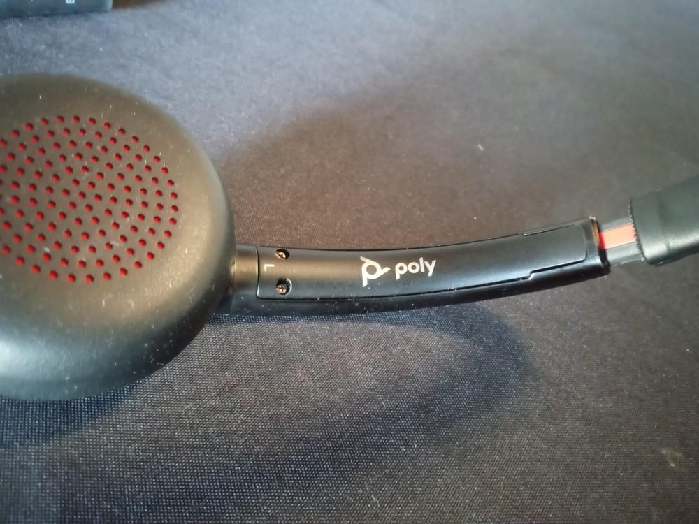 Plantronics Poly Wireless Headset and Base W8200B