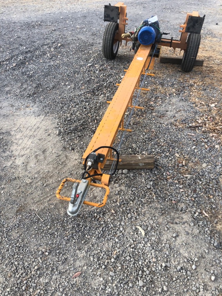 Auger drilling machine built on trailer