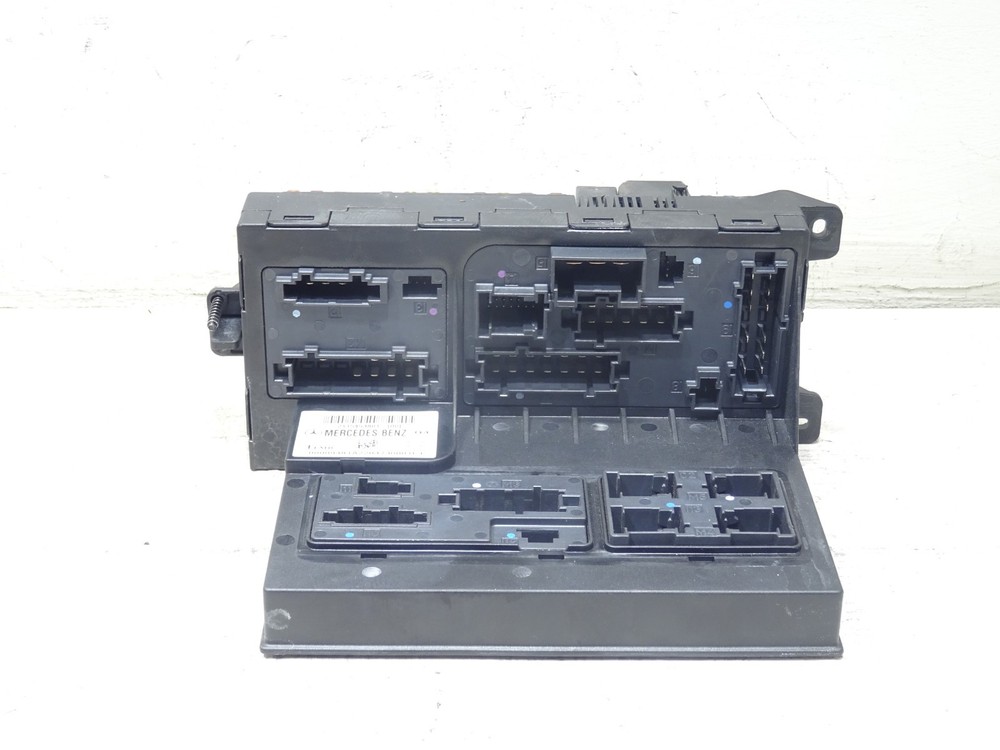 MERCEDES W211 E CLASS ENGINE BAY FUSE BOX SAM CONTROL MODULE A2115453801