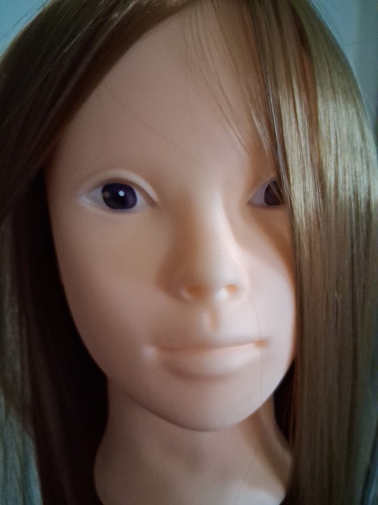 Manniquin Head For Beauty School Practice