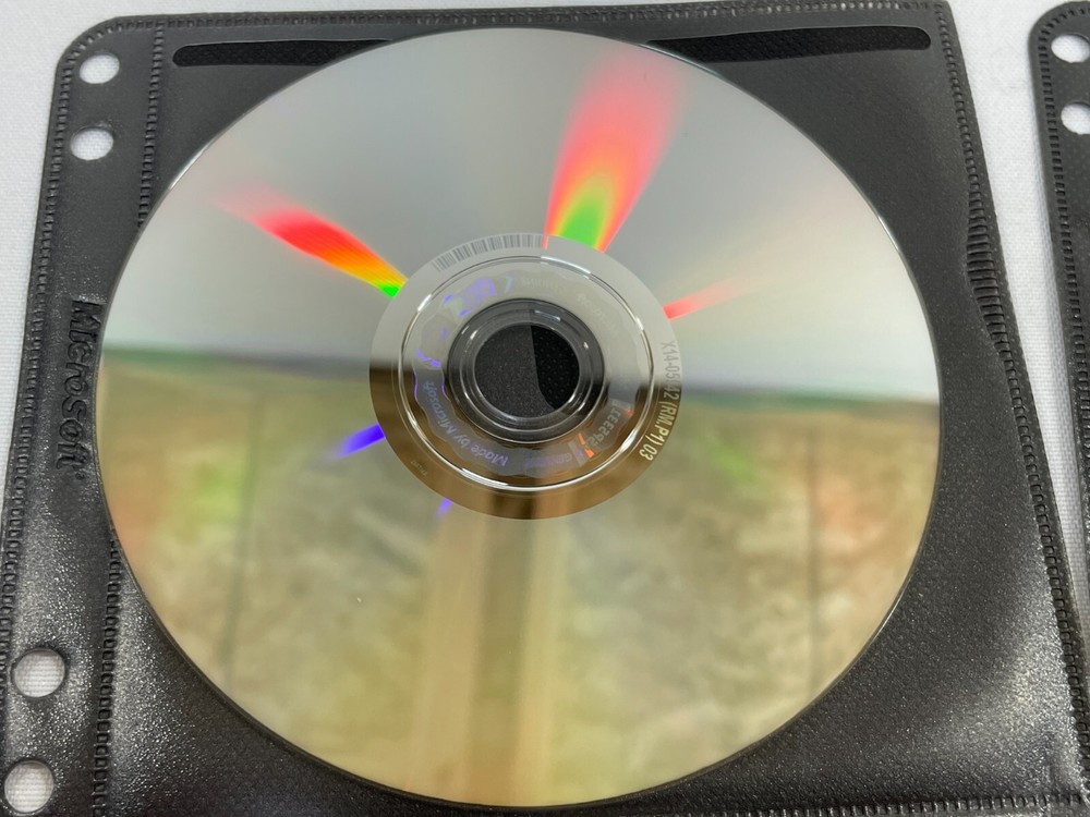 Microsoft System Center Ops Manager Server 2007 SP1 and SQL 2005 DVD Windows PC