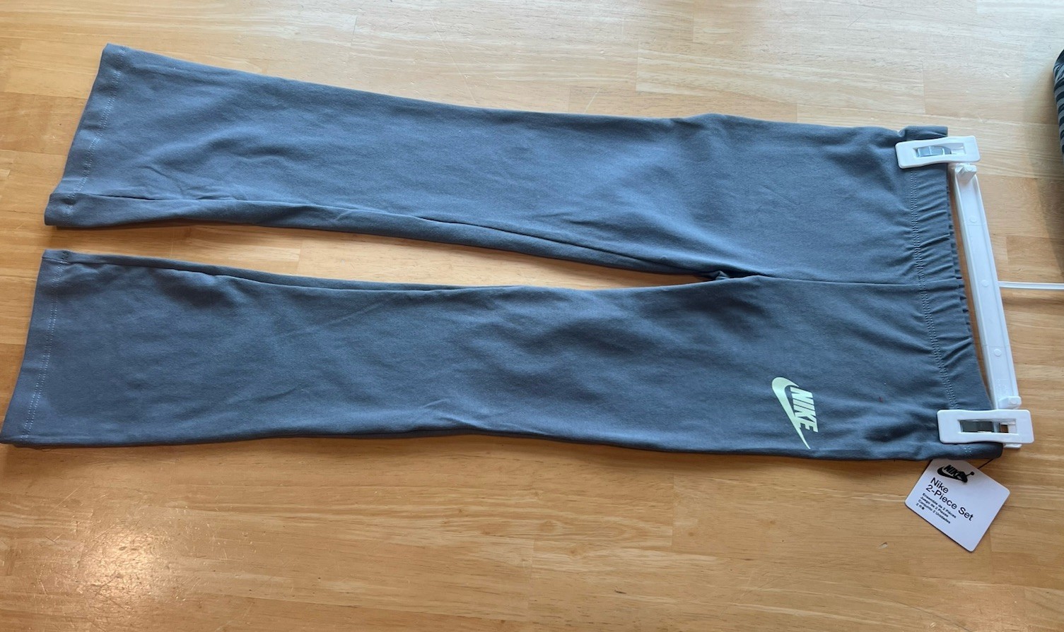 Nike Striped Fleece Top & Flare Legging Set Size 6X L Girls 5–7 Year Olds NWT