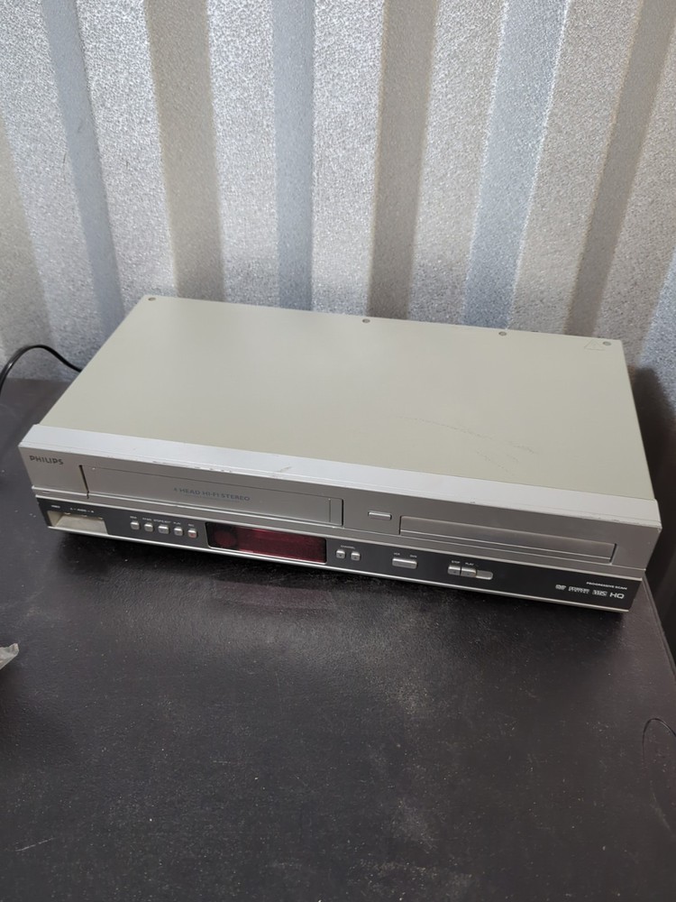 Philips DVP3150V DVD/VHS Player Combo - No Remote - Powers On