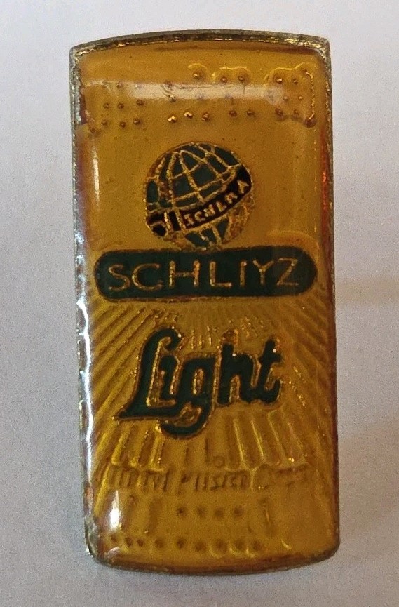 Schliyz Light Beer Pin