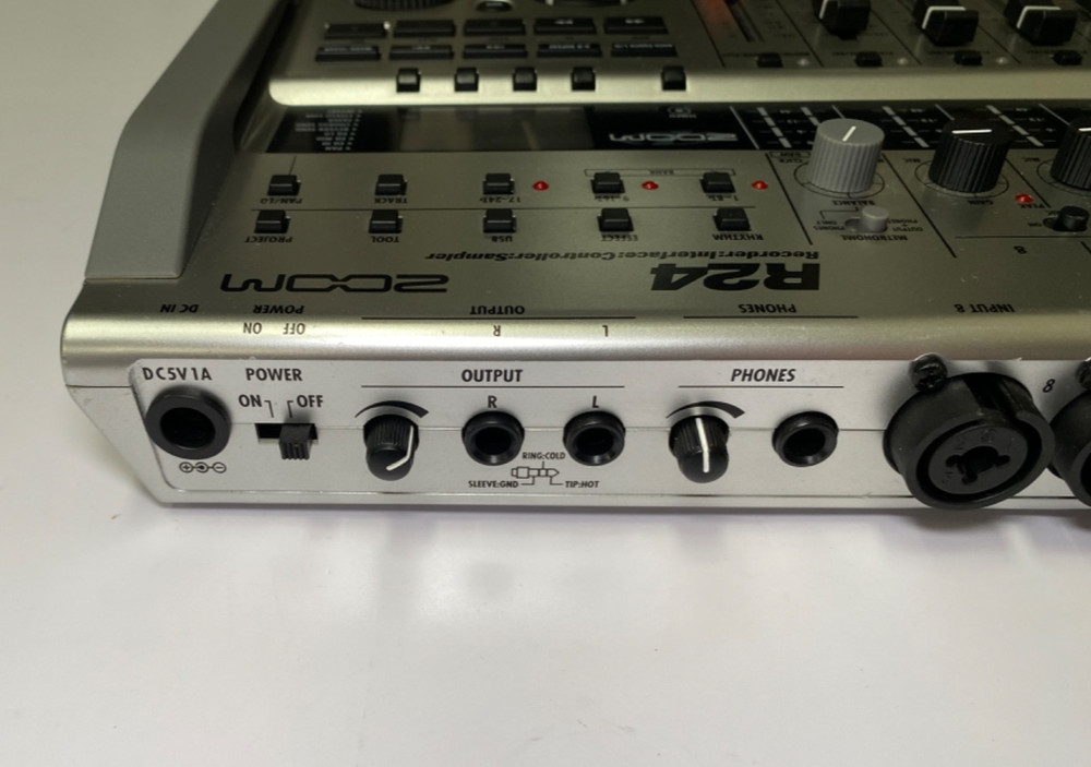 ZOOM R24 Multitrack Recorder Interface Controller Sampler 24-Track *WORKING