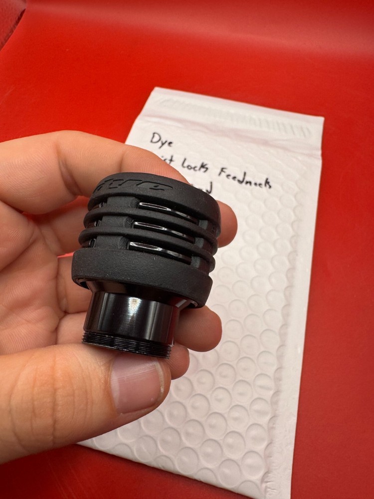 Dye Twist Lock Feedneck Dye Thread