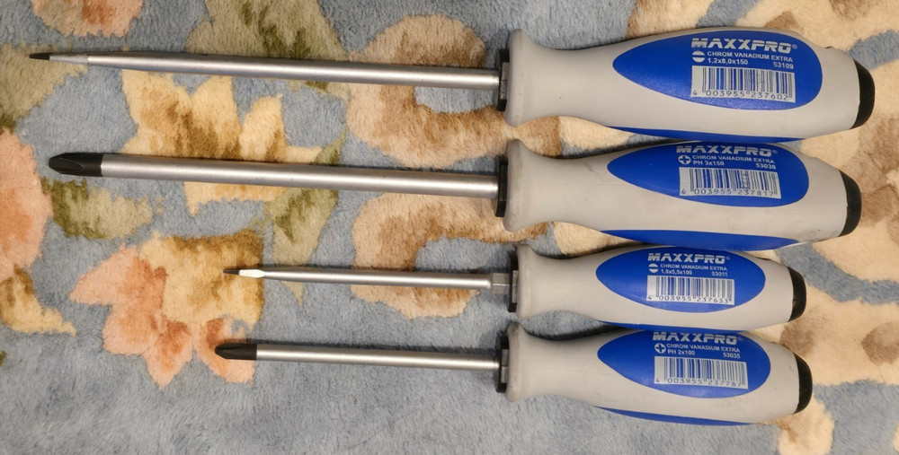 Witte 4 Piece Essential Need Screwdriver Set Maxxpro Plus Slotted and Phillips