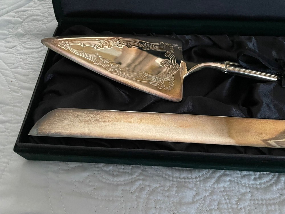TOWLE Silverplate Wedding Cake Serving Set in Presentation Box (CA)