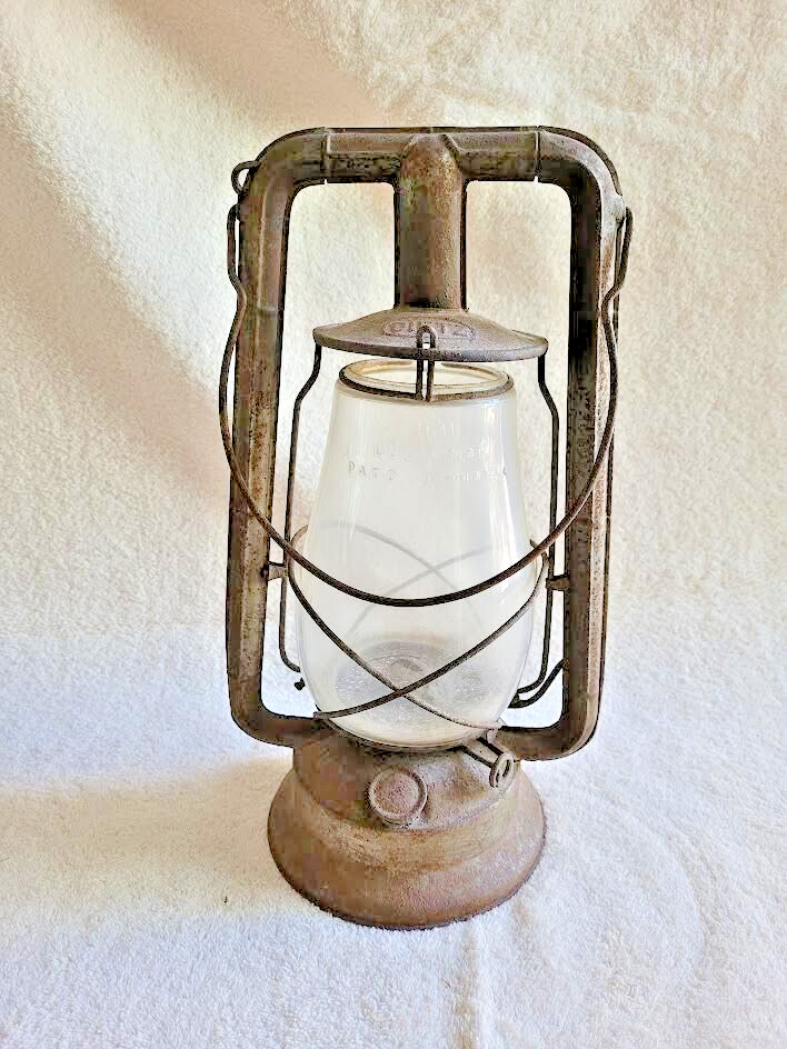 Vintage Detz Ranch Kerosene Lantern