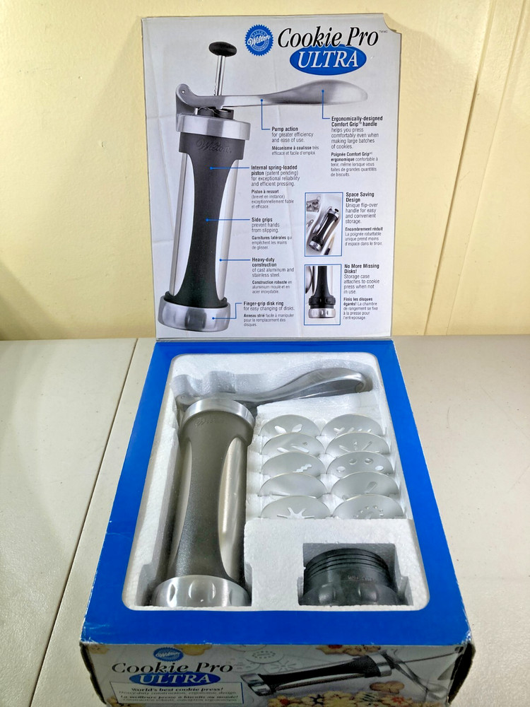 WILTON COOKIE PRO ULTRA COOKIE PRESS 2104-4010 with 10 Disc Patterns
