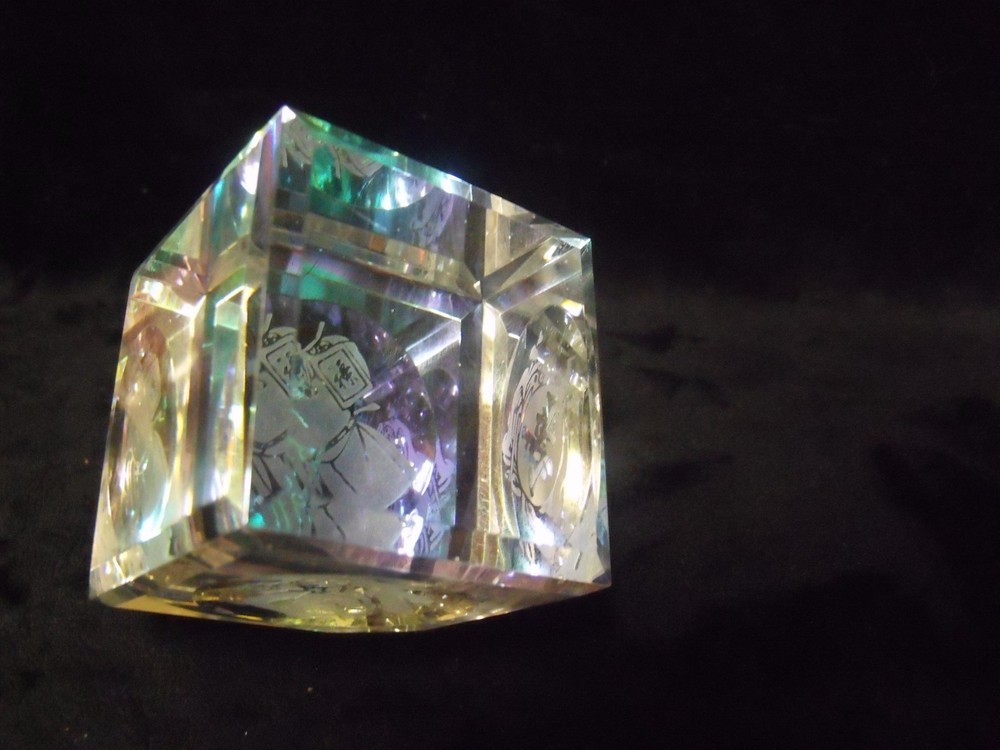 VINTAGE 2" CORNER STANDING CUBE PRISM WITH ETCHED CHINESE FIGURES
