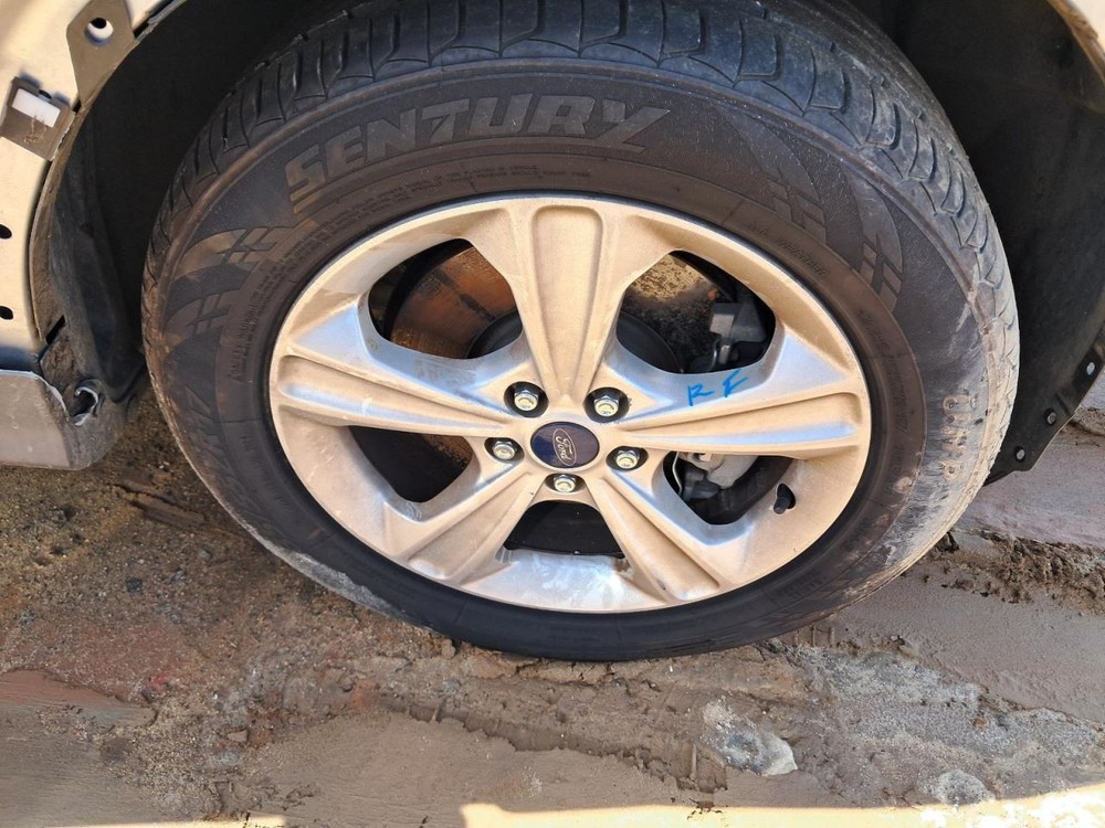 ESCAPE 2015 Glove Box 4749412