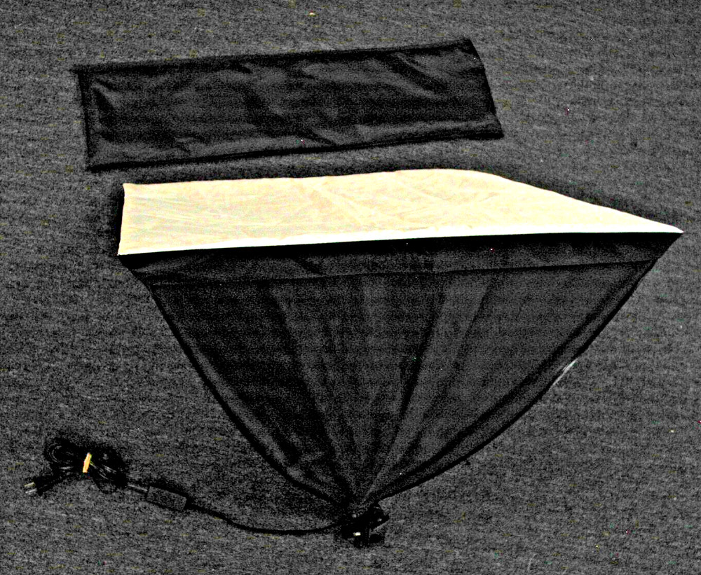 PBL Studio Photo Light 23" x 23" Umbrella/Softbox w/ diffuser & Case, 120 Volt