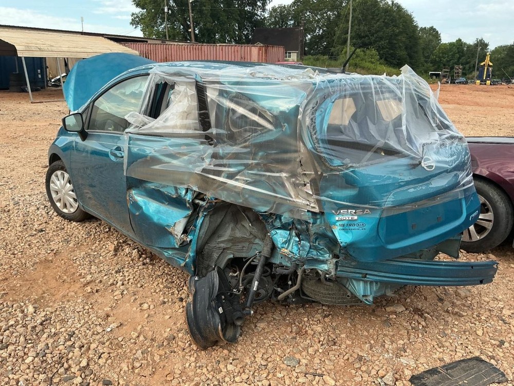 VERSA 2016 Glove Box 4724364