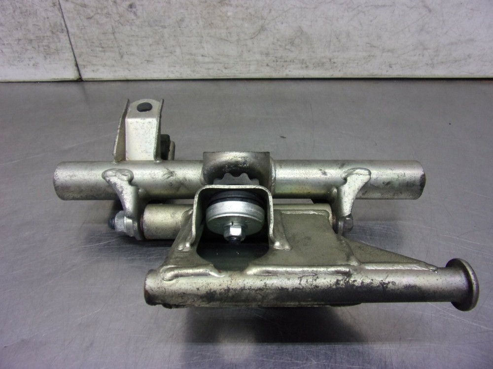 523 A HONDA REFLEX NSS 250 2006 OEM ENGINE MOUNT BRACKET