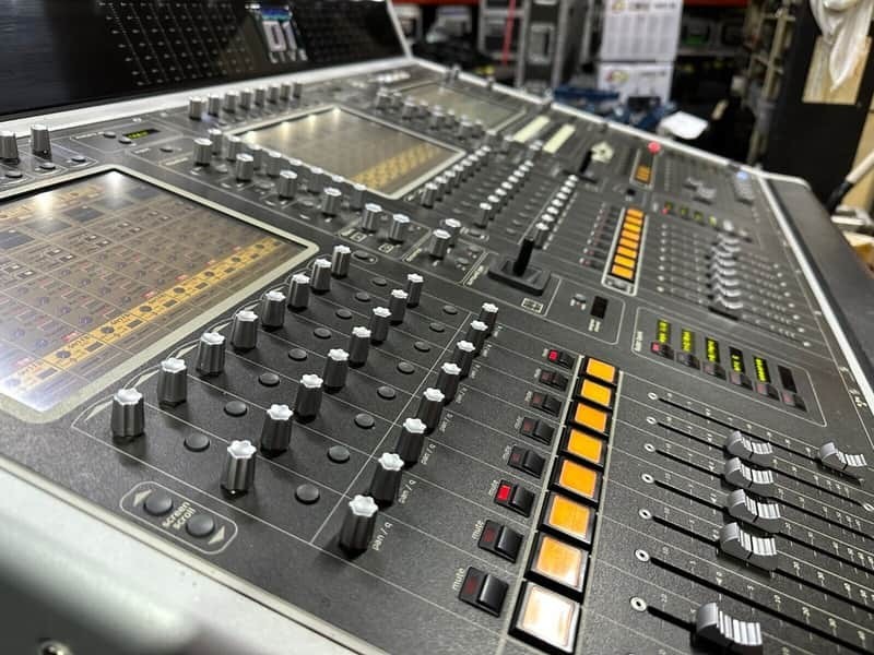 Digico D1 Live Digital Mixing Console W/Digico Engine/Opticore Cable (One) THS