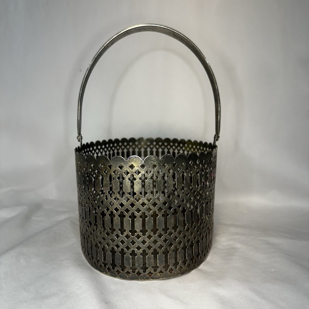 International Silver Co 1991 Silver Plated Basket No Box