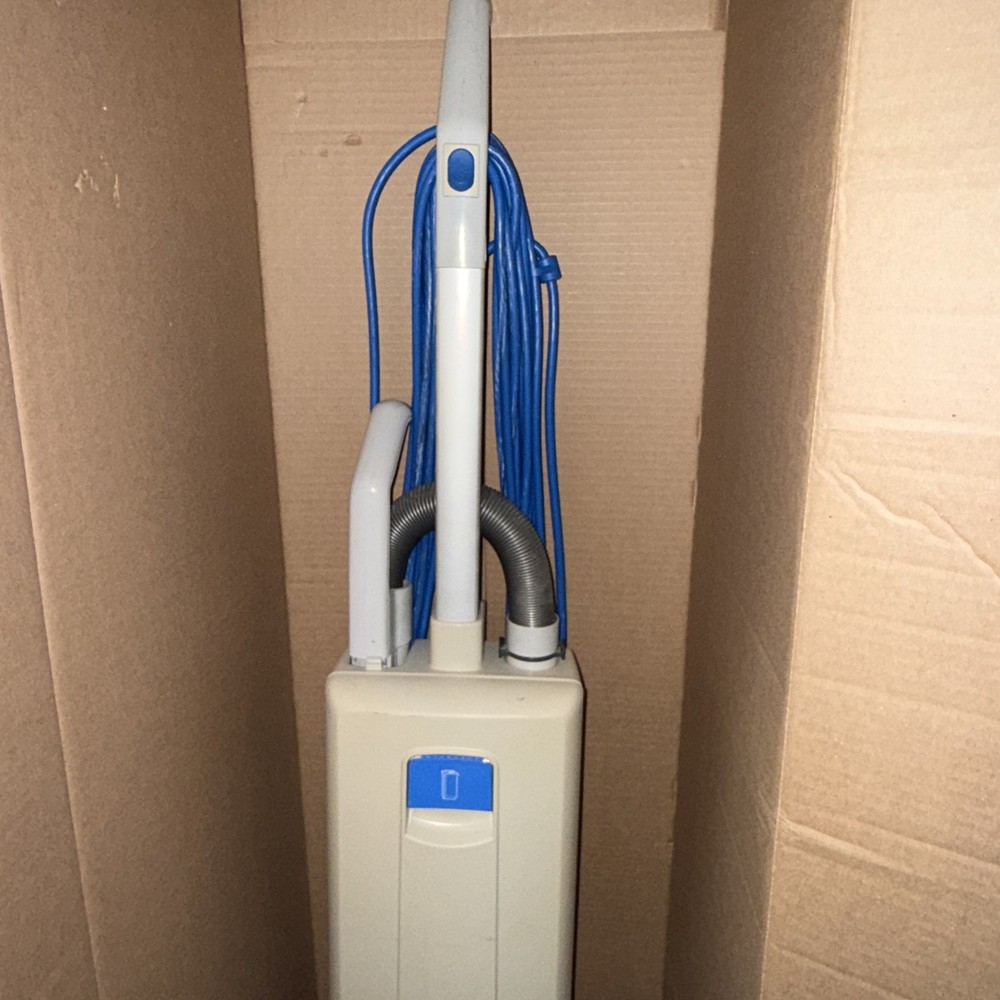 Windsor Sensor XP12 Commercial Upright Vacuum Cleaner