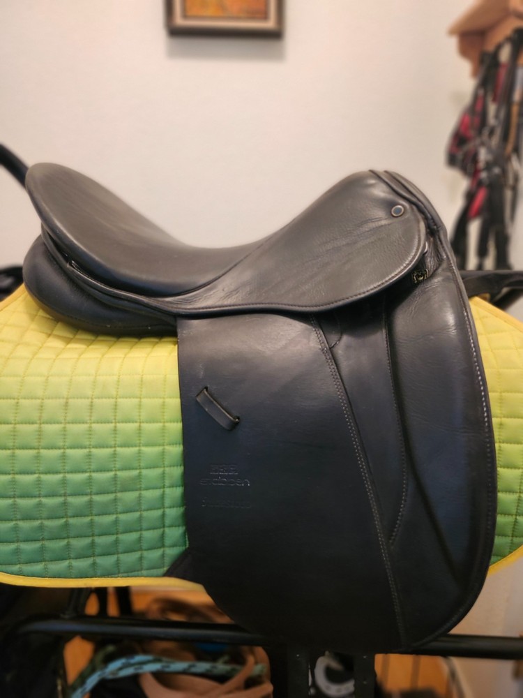 18" Stubben Maestoso saddle
