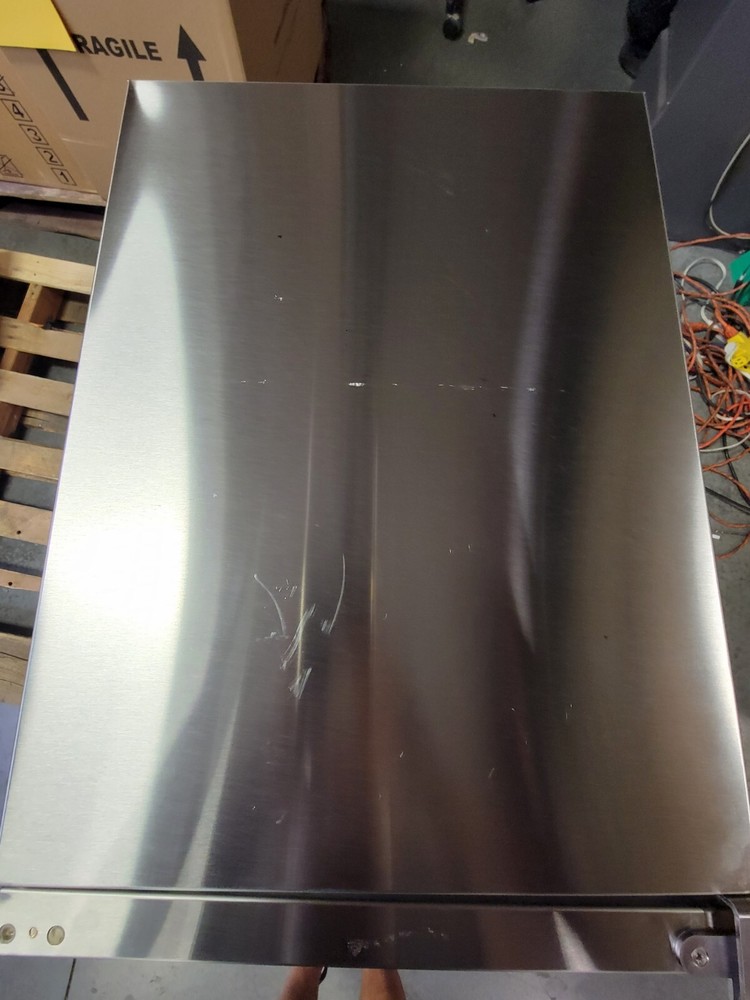 H50IMW Perlick 15" Clear Ice Maker, FI Solid Door L00435C