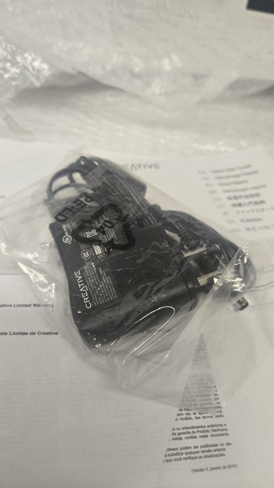 Creative D100 Bluetooth Wireless Speaker White - Portable Stereo Boxed & Tested