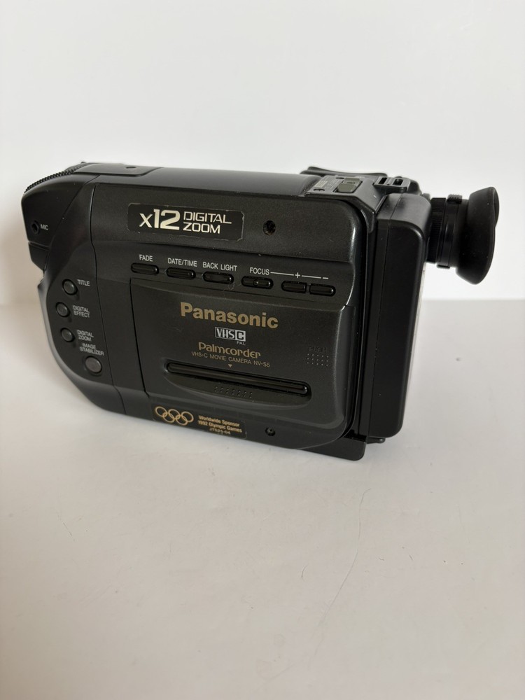 Panasonic NV-S5 Camcorder Bag & 1x Battery untested includes guide. I1