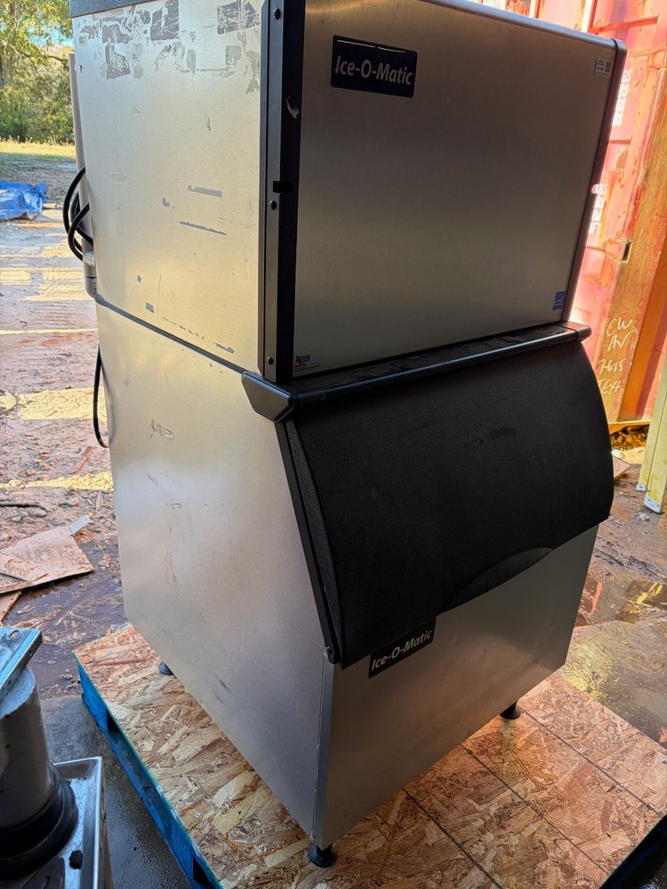 2016 Ice O Matic Self Contained Ice Machine Maker Half Cube 500 Lbs/Day