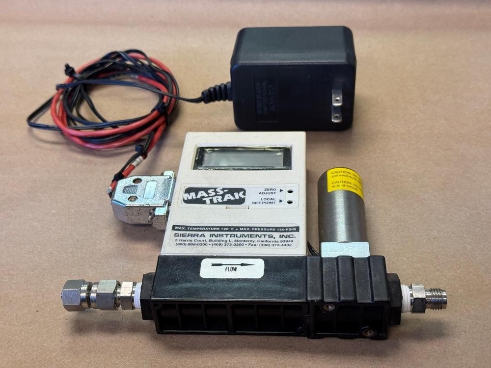 SIERRA MASS-TRAK MODEL 810C-DR-1-LF-MP DIGITAL MASS FLOW CONTROLLER 37204