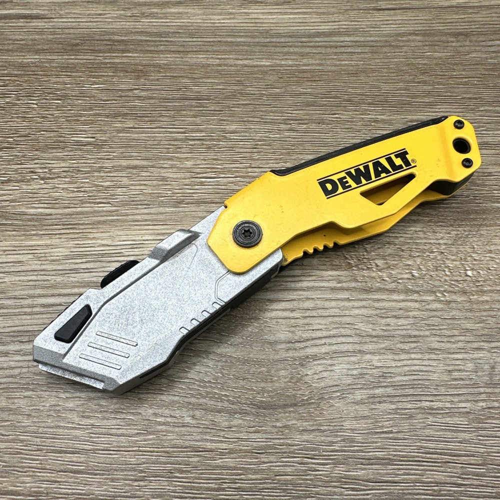 🌟DeWalt Folding Pocket Utility Knife Retractable Razor Blade Box Cutter, NICE!