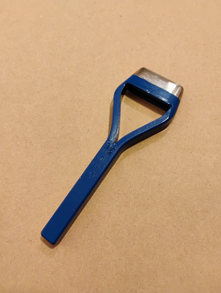 1 1/2" Oblong / Bag Leather Punch