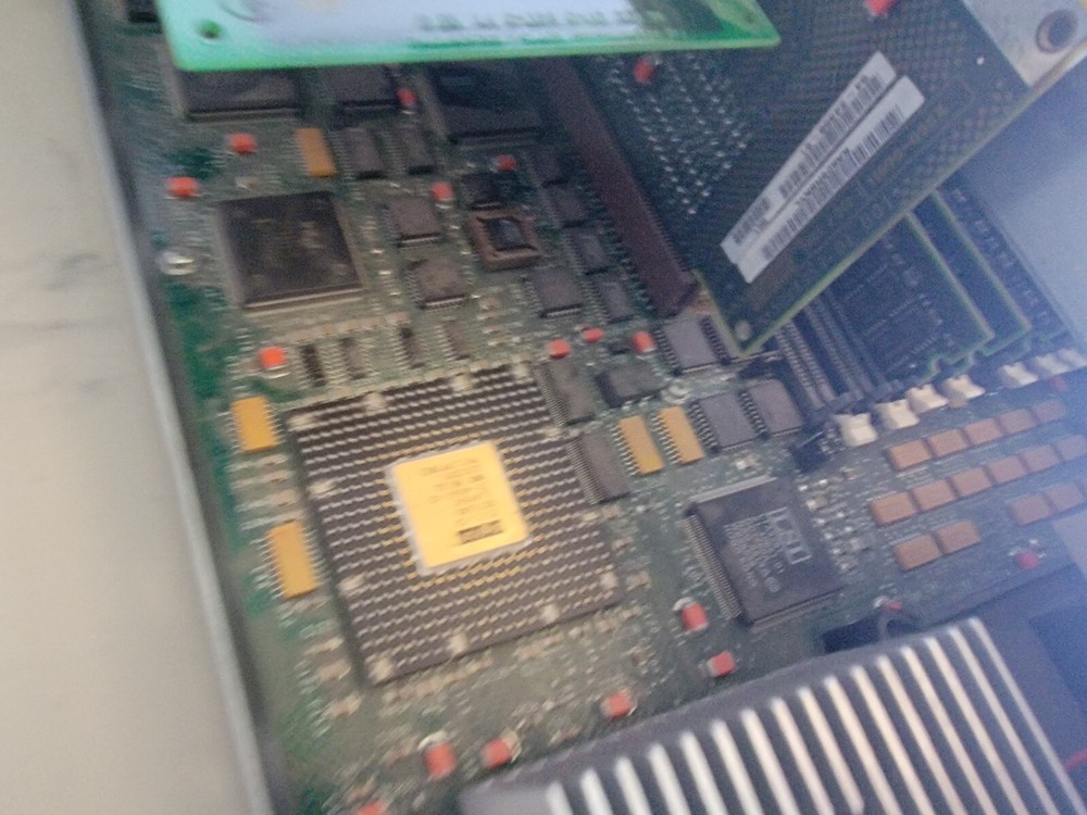 DEC Digital Alphastation 500 PB540-A9 - Missing Cover, See Pics