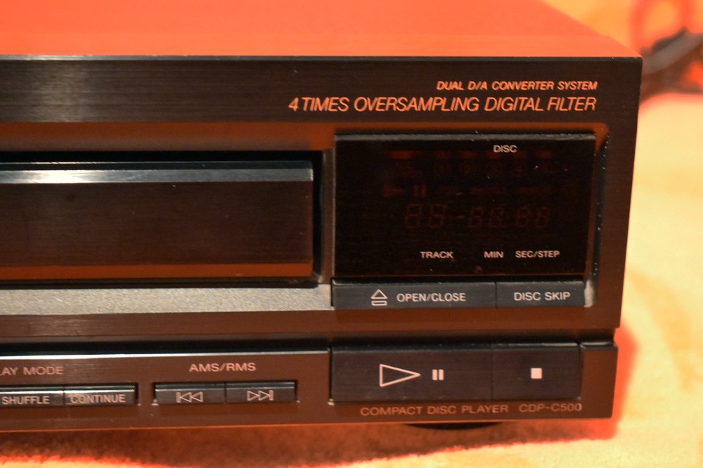 VINTAGE SONY 5 CD PLAYER WITH REMOTE CDP-C500