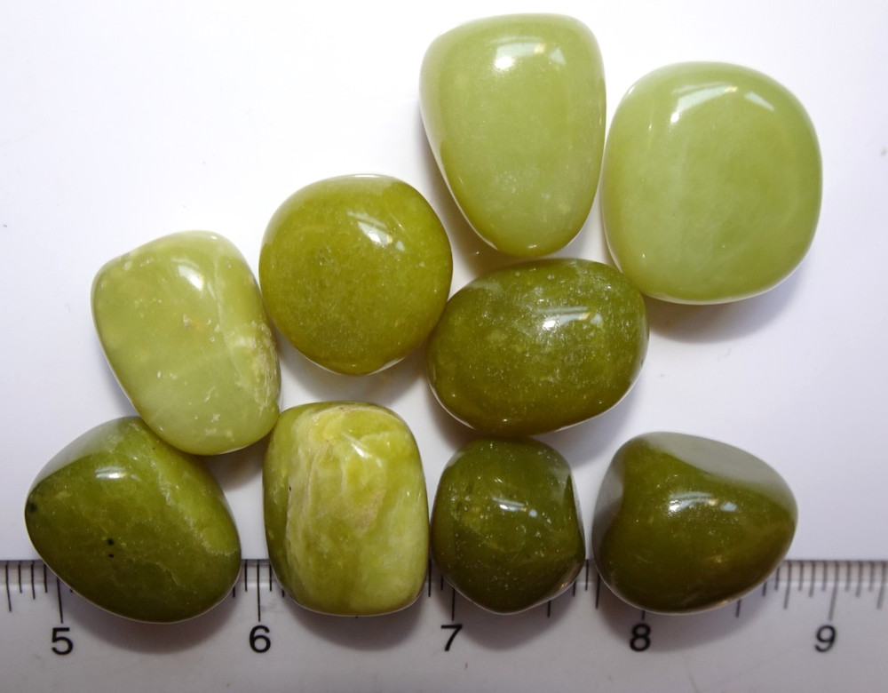 Serpentine - 9 Medium Tumbled Stones rt132a