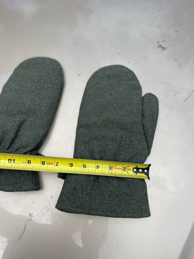 WWII GERMAN WINTER WOOL OVER MITTENS SIGNED