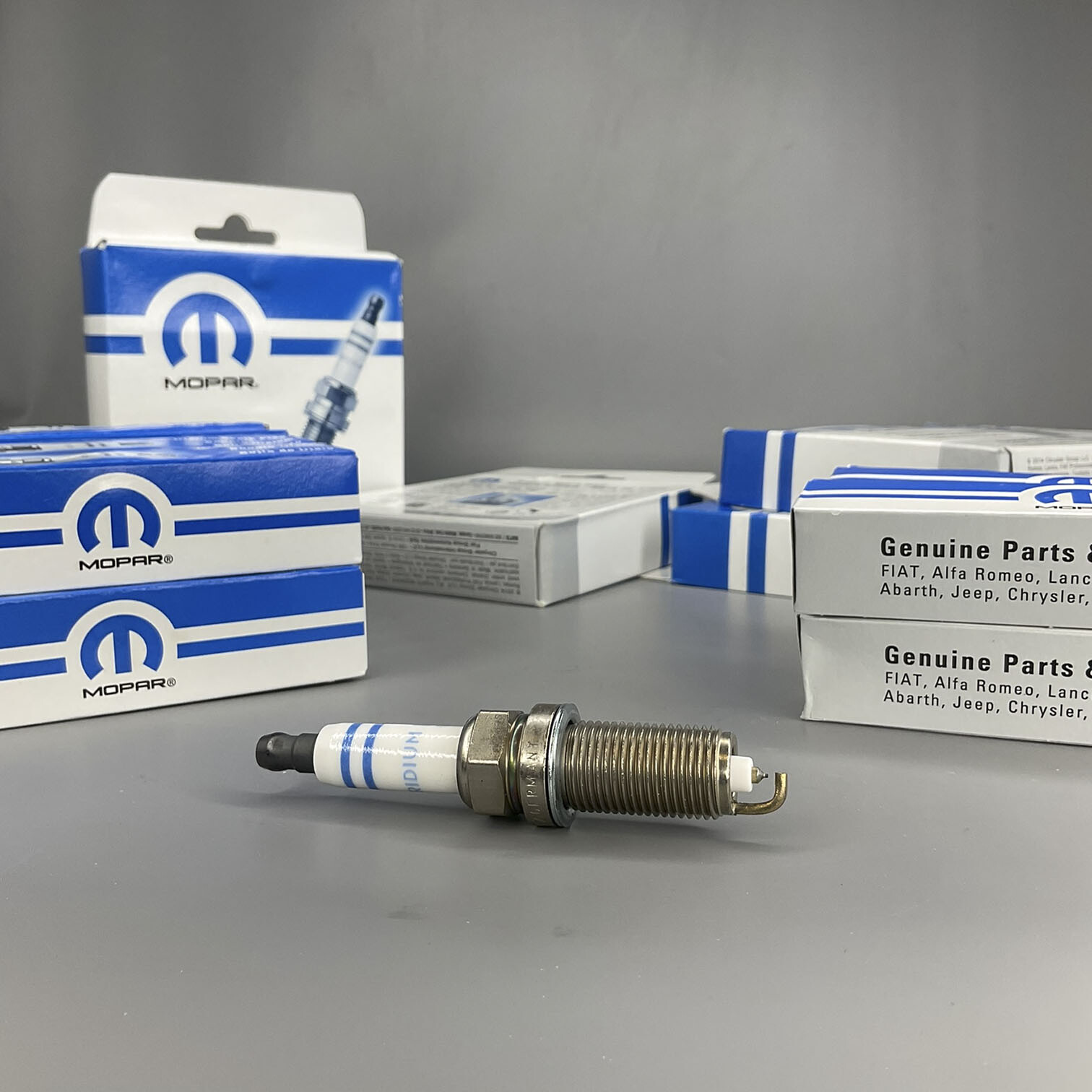 OE Genuine Spark Plugs 16PCS For Chrysler 300 Dodge Charger Ram 1500 2500 3500