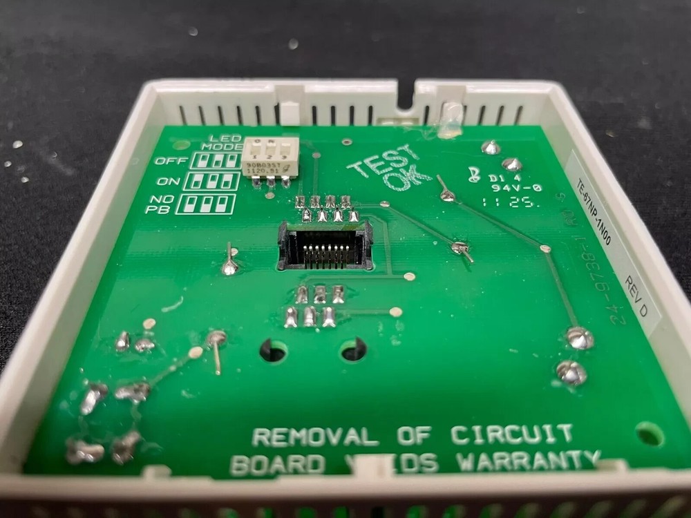 Johnson Controls Rev-D Wall-Mount Temperature Sensor ​Controller TE-67NP-1N00