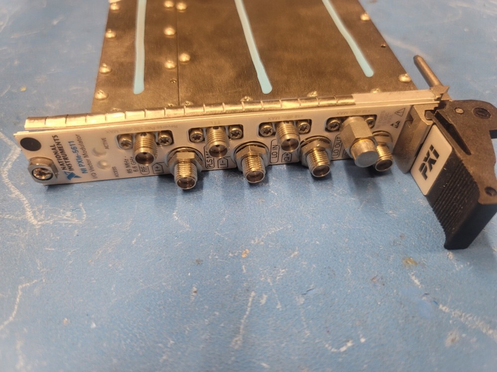 NATIONAL INSTRUMENTS NI PXIe-5611 I/Q Vector Modulator PXI Module
