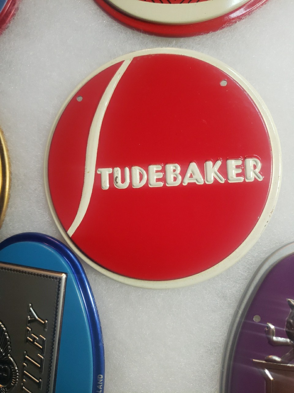 ORIGINAL 1950S WHEATIES CEREAL PREMIUM METAL AUTOMOBILE EMBLEMS SET 14 IN Case