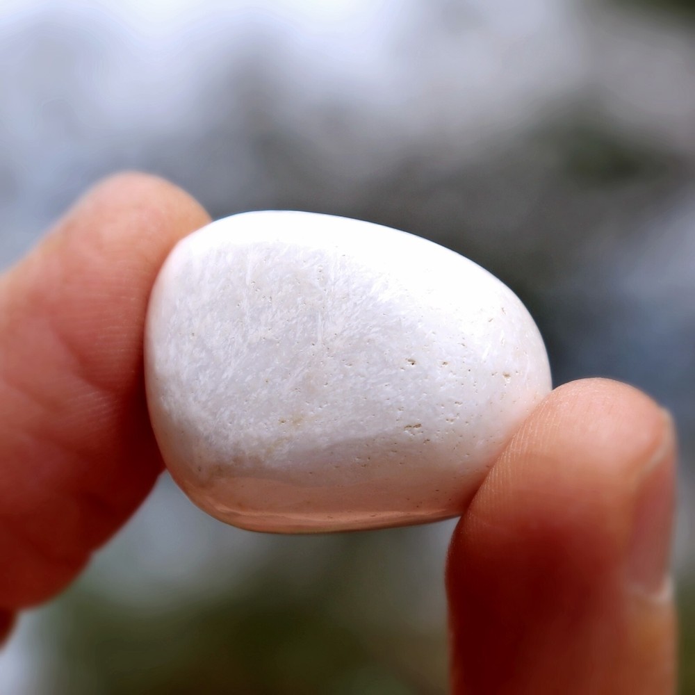 Tumbled Polished Stone: Scolecite from India (SCO515)