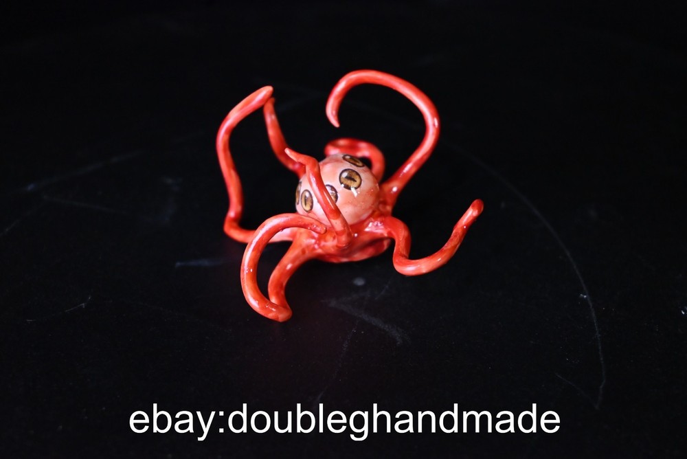 Alien model: Trypanohyncha Ocellus, resin material, fully painted finished piece