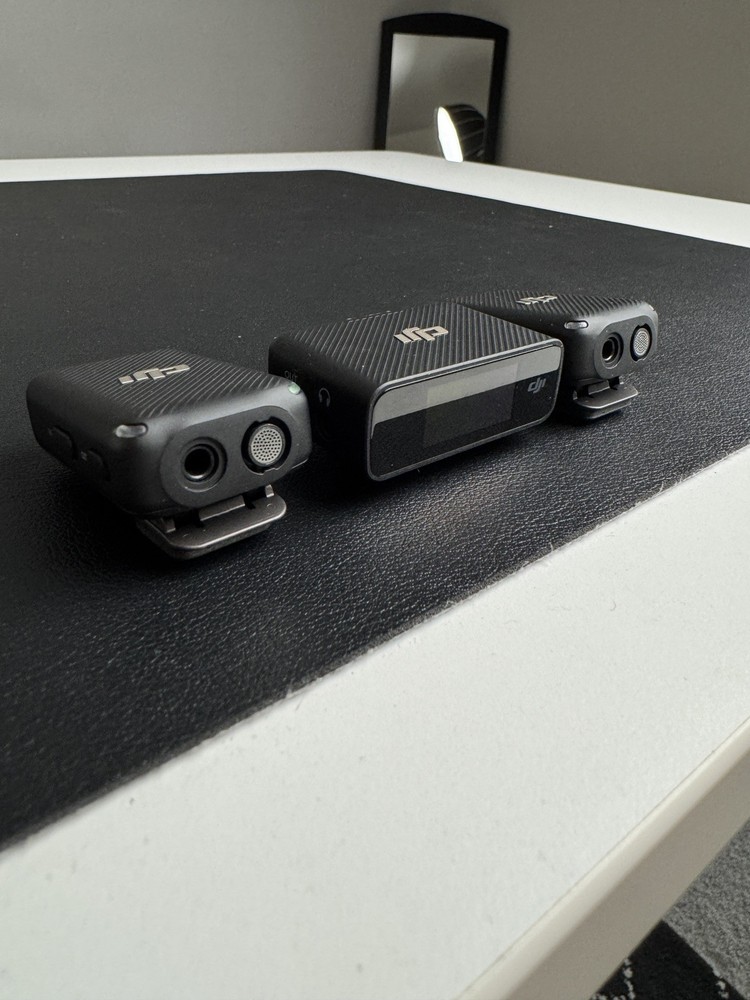 DJI Mic Dual-Transmitter Compact Digital Wireless Microphone System/Recorder