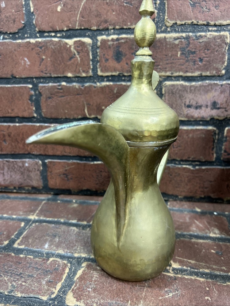 vintage middle eastern Arabic brass Dalilah coffee pot