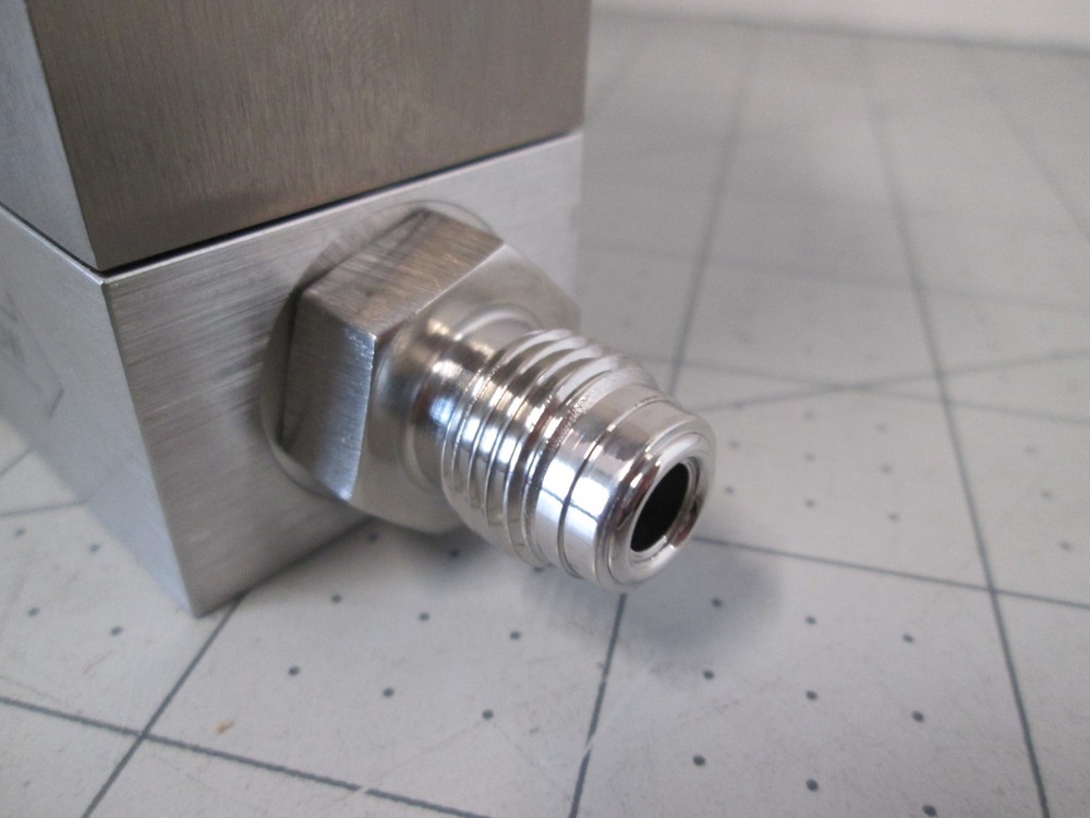 Unit, UFC-1100A, H2, 2 SLM, Mass Flow Controller, New