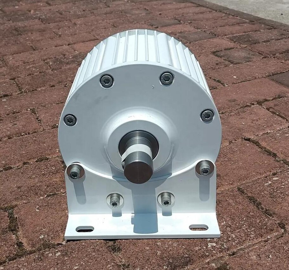 2000W Permanent Magnet Generator 3 Phase 48V Synchronous Gearless Dynamo Motor
