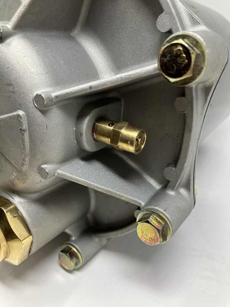 New Bendix 065225 Air Dryer NO BRACKETS ETC