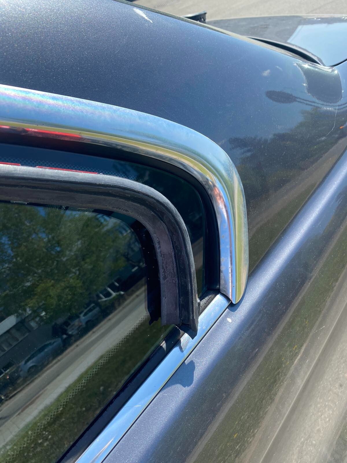 BMW e46 M3 330Ci 328Ci coupe rear quarter window rubber seal weather stripping